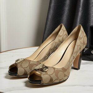 COACH Helaine Peep Toe Monogram Buckle Pumps Women’s Size 7.5M Khaki
